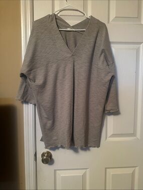 Easel Light Gray V-Neck Ribbed Tunic